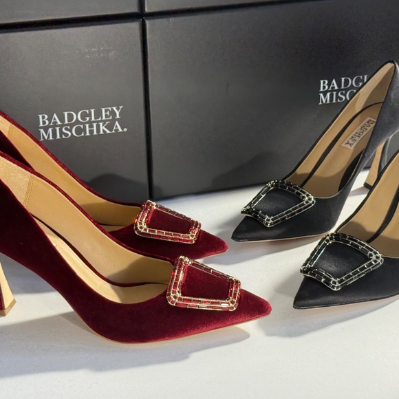 Badgley Mischka Women's Aubree Stiletto Pumps wt Crystal Buckle PICK COLOR SIZE - Picture 6 of 11